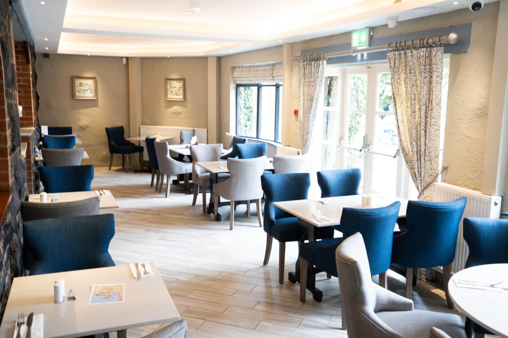 Hotel Bushtown &