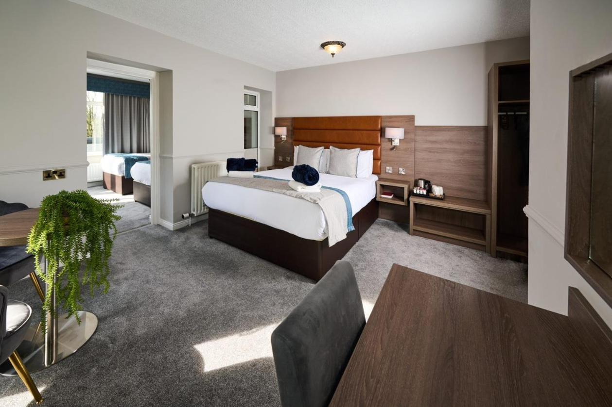 Hotel Bushtown & 3*