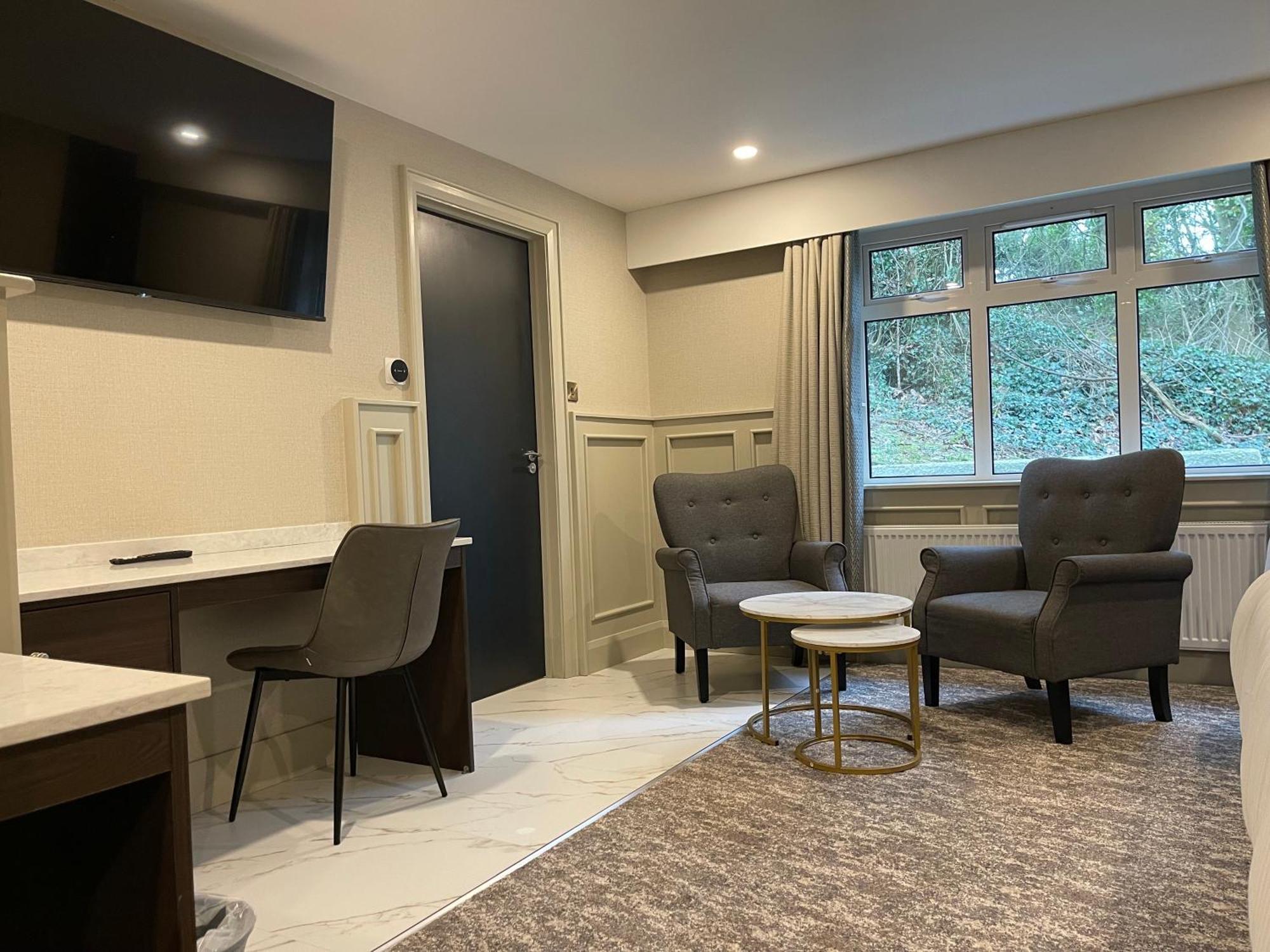 Hotel Bushtown &
