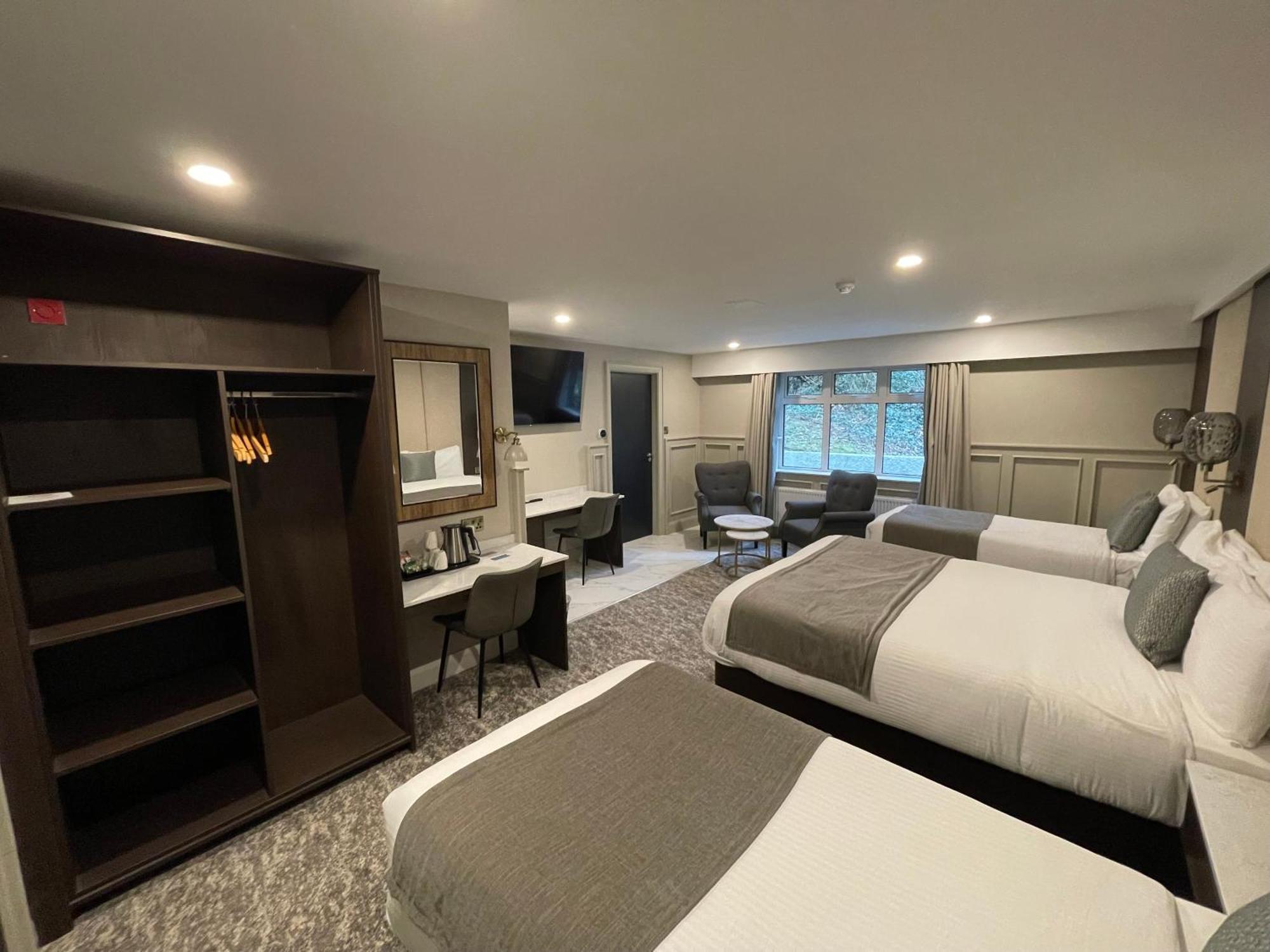 Hotel Bushtown &