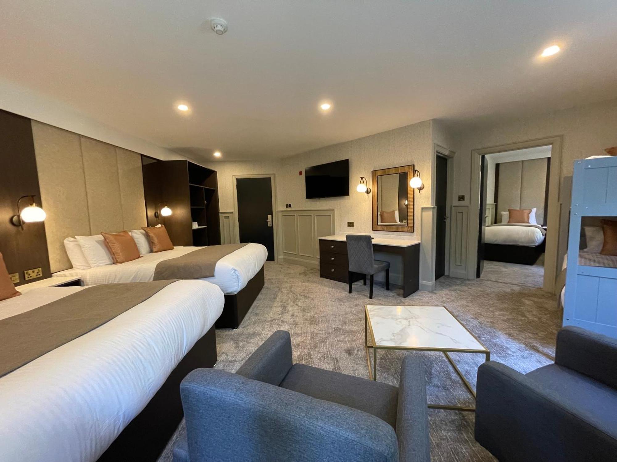 Hotel Bushtown &