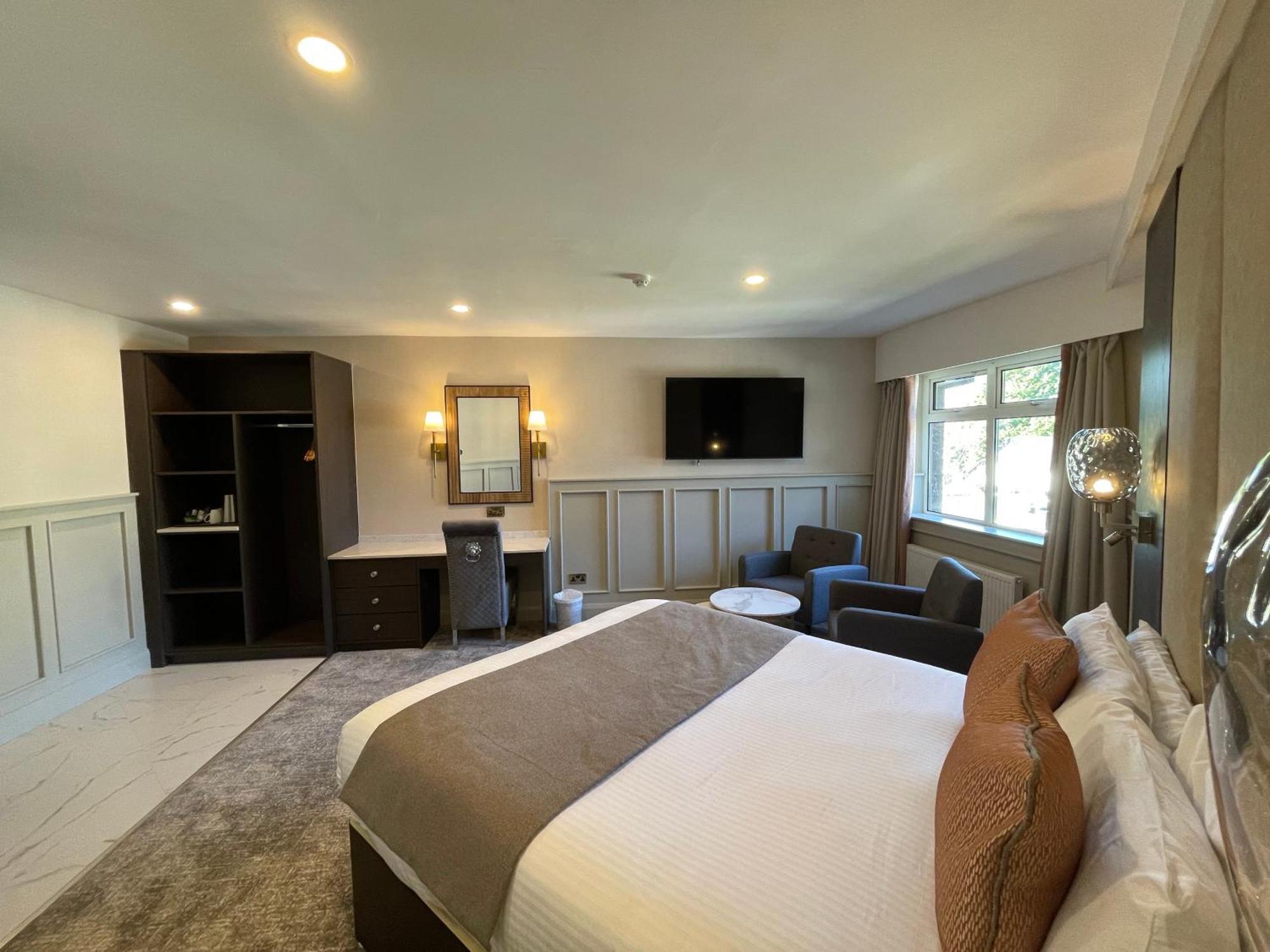 Hotel Bushtown &